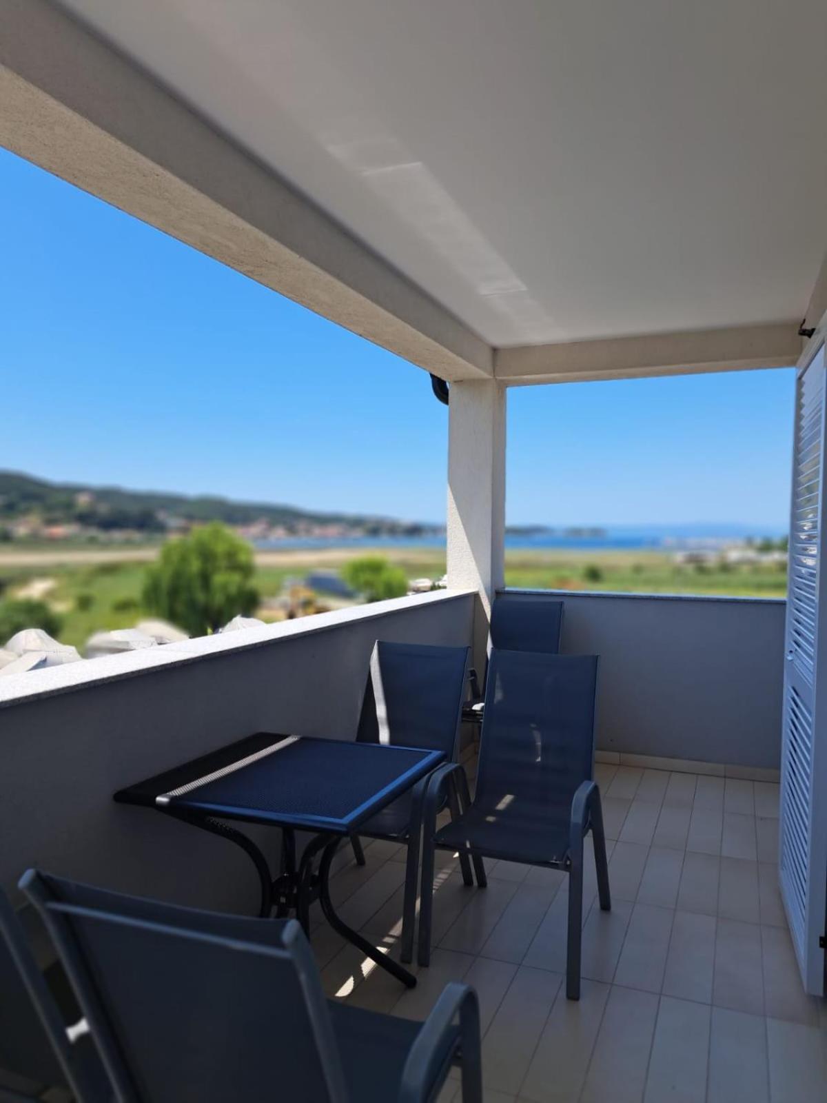 Navis Supetarska Draga Exterior foto